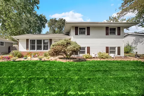 2109 Martha St, Highland, IN 46322