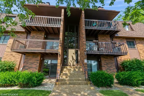 2003 45th St #205, Highland, IN 46322