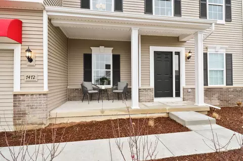 8726 Burr Ridge Cir, Crown Point, IN 46307 photo 2