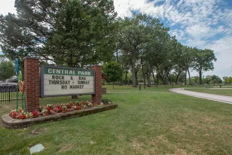 607 N Broad St, Griffith, IN 46319 photo 29