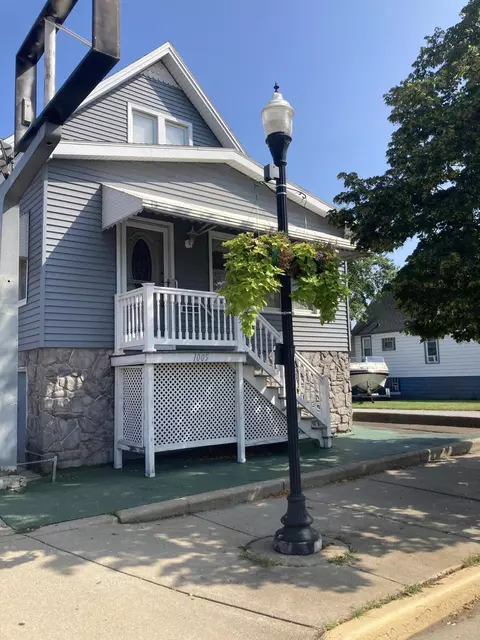 1005 119th St, Whiting, IN 46394 photo 1