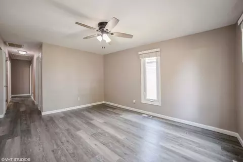 563 E Anderson St, Crown Point, IN 46307 photo 3