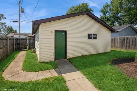 563 E Anderson St, Crown Point, IN 46307 photo 10