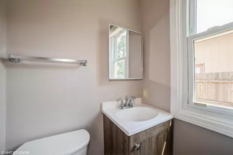 563 E Anderson St, Crown Point, IN 46307 photo 8