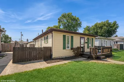 563 E Anderson St, Crown Point, IN 46307 photo 1