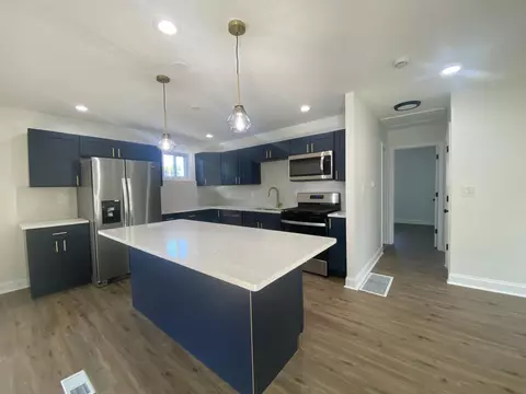 Kitchen - 706 E 40th Pl, Griffith, IN 46319 photo 1 of 2