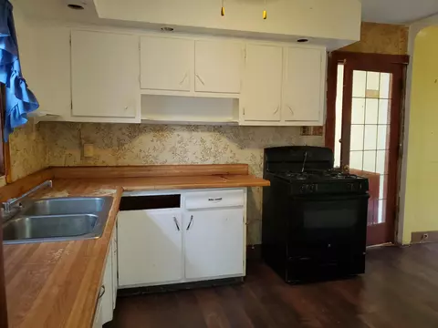 Kitchen - 3019 Calhoun St, Gary, IN 46406 photo 2 of 2
