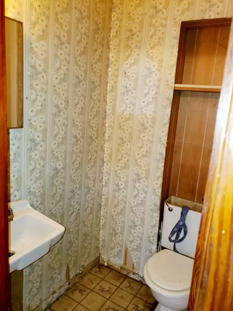 Bath - 3019 Calhoun St, Gary, IN 46406 photo 1 of 2