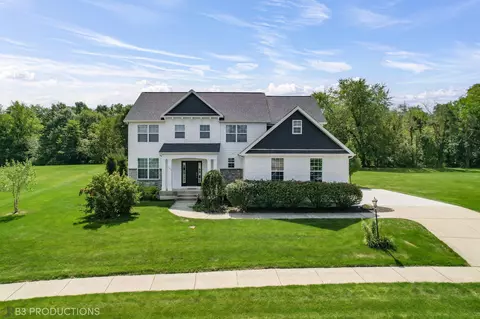 162 Carrington Cir, Valparaiso, IN 46385