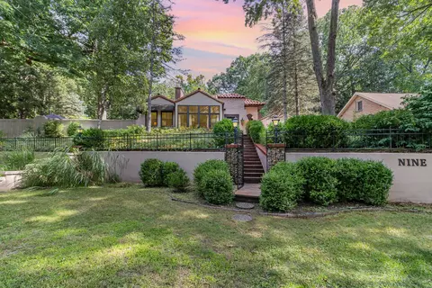 9 E Stillwater Ave, Beverly Shores, IN 46301