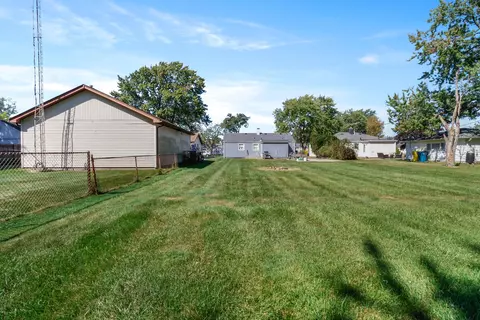 819 N Indiana St, Griffith, IN 46319 photo 18