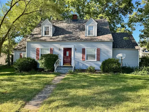110 E State St, North Judson, IN 46366
