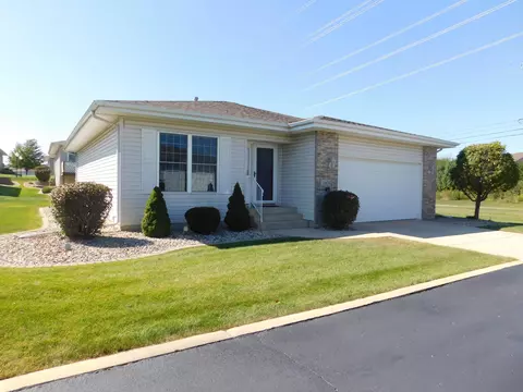 11624 Homestead Village Ct, Saint John, IN 46373