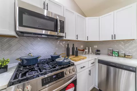 1044 Greene Pl, Gary, IN 46403 photo 9
