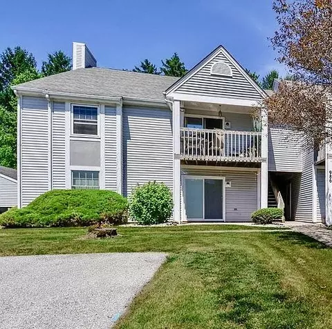 986 Millpond Rd #B, Valparaiso, IN 46385