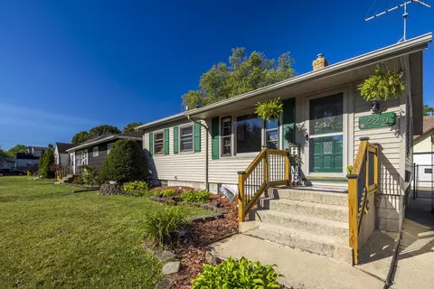 222 N Dwiggins St, Griffith, IN 46319 photo 2