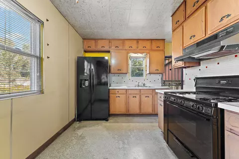 2908 W 19th Ave, Gary, IN 46404 photo 7