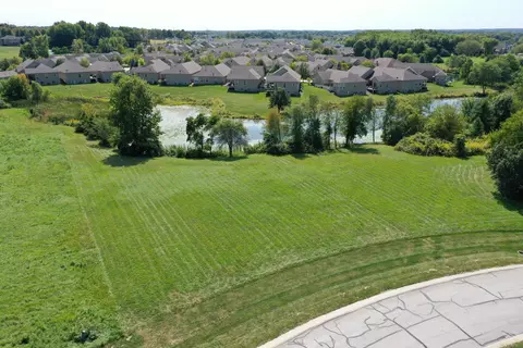 2965 Spring Rain Ct, Valparaiso, IN 46385 photo 4