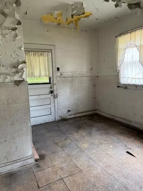 1354 Roosevelt Pl, Gary, IN 46404 photo 9