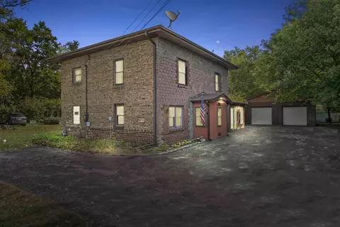 8711 White Oak Ave, Munster, IN 46321