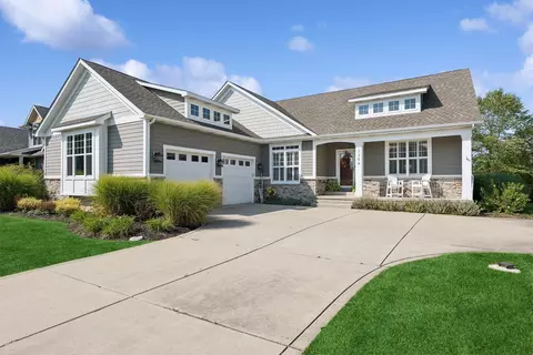 1354 Treviso Bay Dr, Valparaiso, IN 46385
