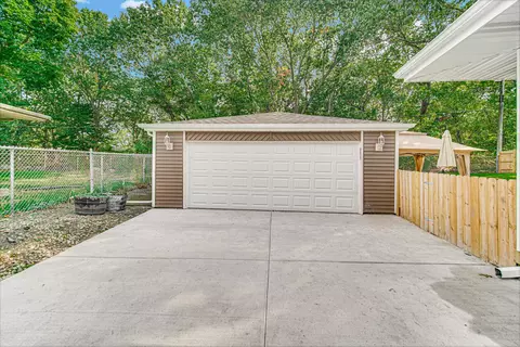 9221 E 6th Pl, Gary, IN 46403 photo 5