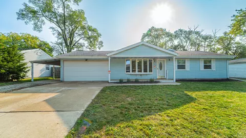 739 Timberline Pkwy, Valparaiso, IN 46385