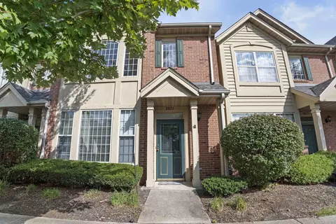 8821 Park Place Dr, Highland, IN 46322