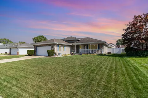 1449 Ash Pl, Griffith, IN 46319 photo 3