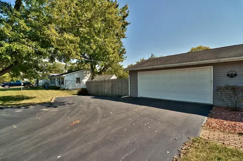 634 Norfolk Rd, Valparaiso, IN 46385 photo 38