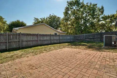 634 Norfolk Rd, Valparaiso, IN 46385 photo 32