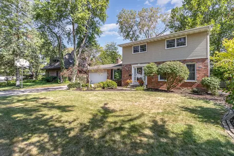 9125 Walnut Dr, Munster, IN 46321 photo 2