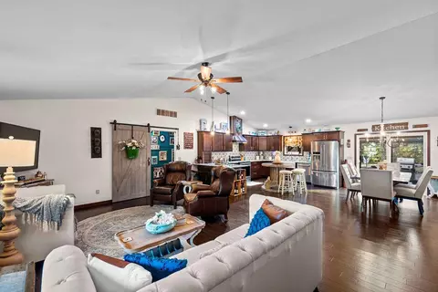 10951 N 565, De Motte, IN 46310 photo 15