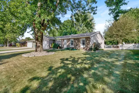 2106 Sturdy Rd, Valparaiso, IN 46383 photo 2