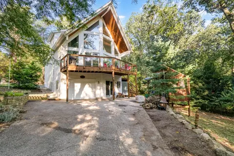 431 E Myrtle Ave, Beverly Shores, IN 46301 photo 2