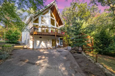 431 E Myrtle Ave, Beverly Shores, IN 46301