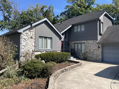 453 Amhurst Rd, Valparaiso, IN 46385