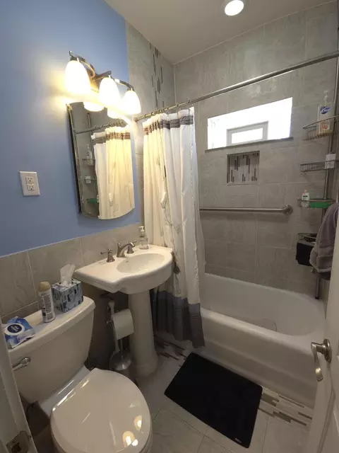 764 Hanley St, Gary, IN 46406 photo 9