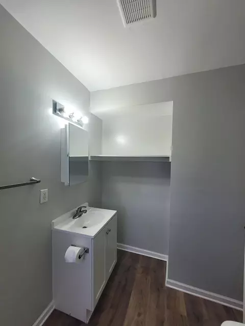 Bath - 408 Jackson St, Gary, IN 46402 photo 1 of 2