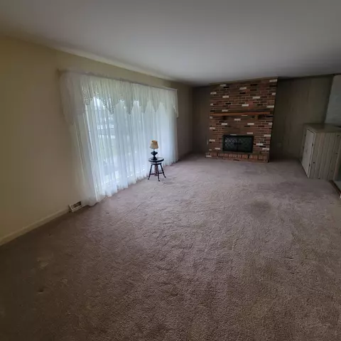 Living - 684 E Burrell Dr, Crown Point, IN 46307 photo 1 of 2