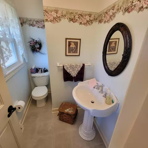 Bath - 684 E Burrell Dr, Crown Point, IN 46307 photo 4 of 4