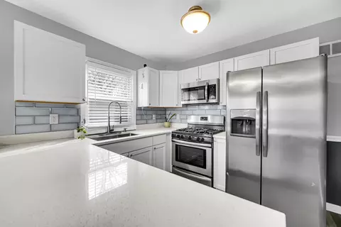 6925 Forest Ave, Gary, IN 46403 photo 4