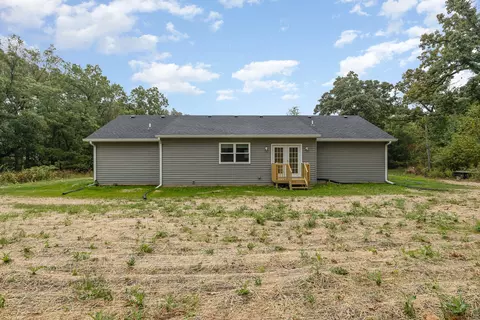 Exterior - 7960 Rhode Ct, Dyer, IN 46311 photo 5 of 7