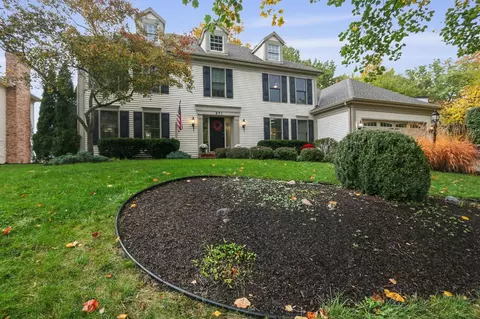 371 Wilshire Ct, Valparaiso, IN 46385