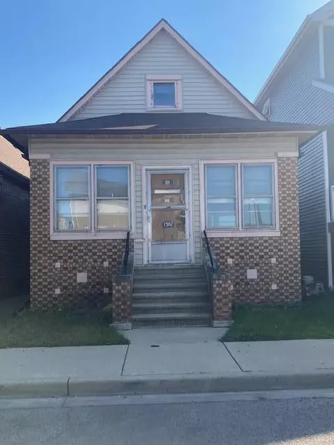1502 John St, Whiting, IN 46394