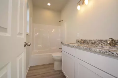 483 Blackstone Ct, Kouts, IN 46347 photo 8