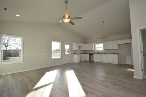 483 Blackstone Ct, Kouts, IN 46347 photo 3