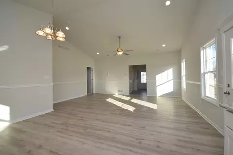 483 Blackstone Ct, Kouts, IN 46347 photo 4