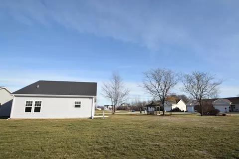 483 Blackstone Ct, Kouts, IN 46347 photo 13