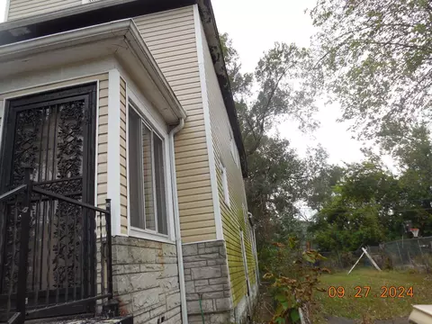 2320 Adams St, Gary, IN 46407 photo 4